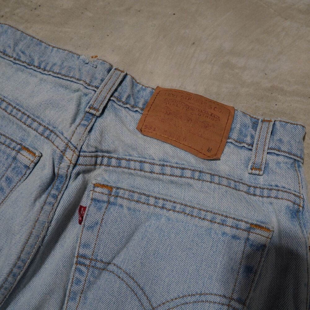 90s Levis 551 Jeans Womens 12 Med Relaxed Fit Tapered Light Wash Made in USA